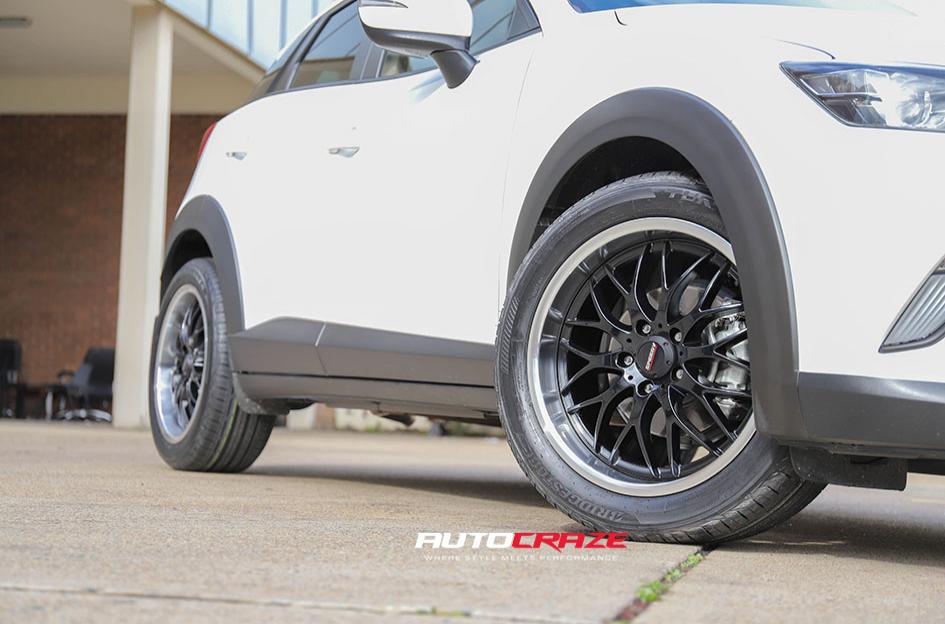 MAZDA CX3 CHEETAH GLOSS BLACK POLISH LIP